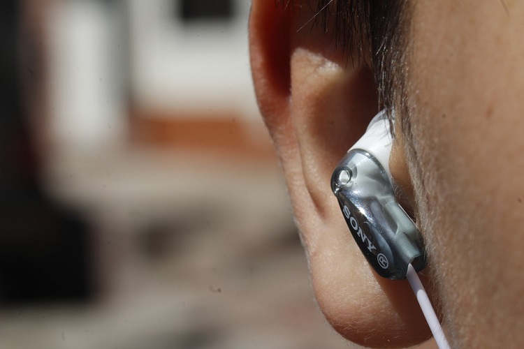 New MIUI 12 subtitle mode negates need for headphones in noisy/quiet environments; suitable for hearing-impaired users too